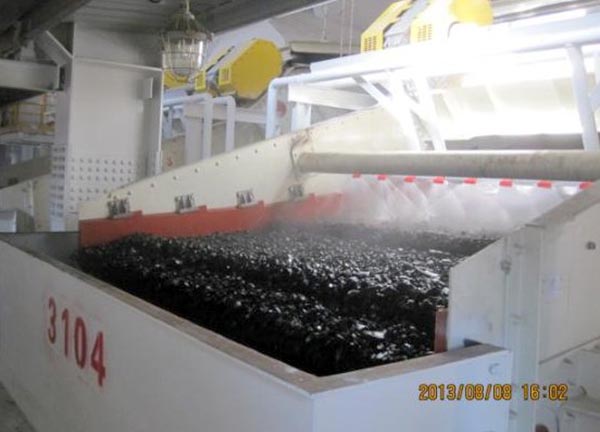 选煤设备的排料系统实物图